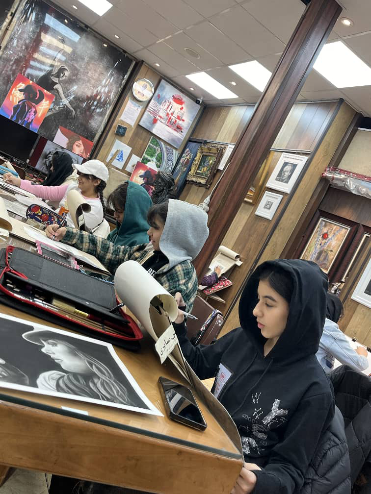 آموزش نقاشی سیاه قلم نوجوانان